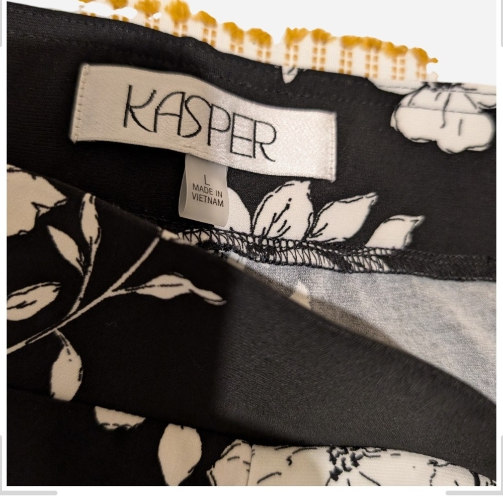 Kasper Black Wide-Leg Floral Print Pants - Picture 7 of 9